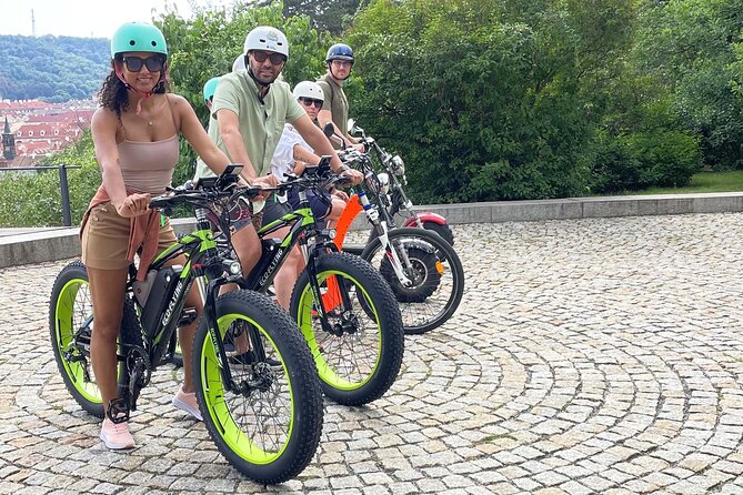 Live-Guided e-Scooter Tour of the Old Town of Prague, 60 min - The guides shape the quality of the experience