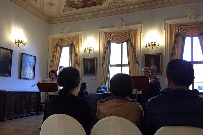 Lobkowicz Palace Concert in Prague Ticket - The palace room and its atmosphere