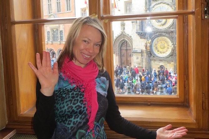 LUXURY Personal Tour of Prague with PERSONAL PRAGUE GUIDE - Charles Bridge connects the castle to the city