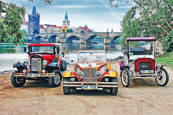 Luxury vintage car cabro replica tour to Carlsbad - Four hours to browse, eat, and set your own pace