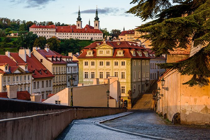 One Prague Tour: The Castle Side with local Food & Beer ️ - Why this tour works well on a first day