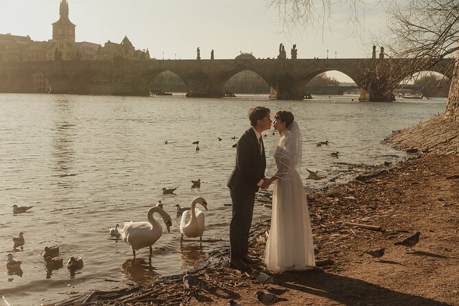 Photographer in Prague, private photoshoot - Charles Bridge with Prague as your backdrop