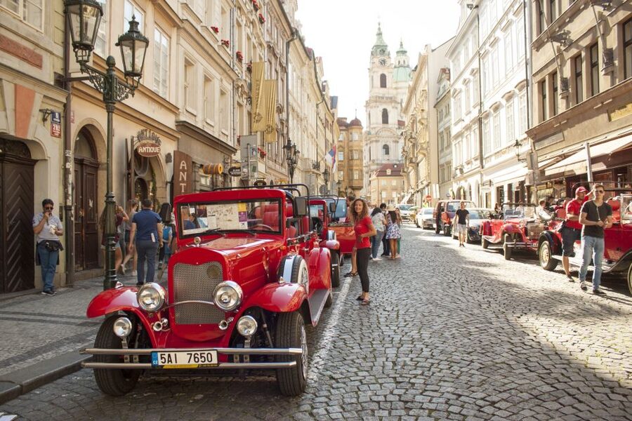 Prague: 1.5–Hour Vintage Car Tour - Best times and occasions for this tour