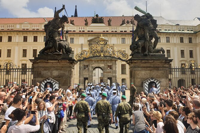 Prague: 1-Hour Castle Tour With Fast-GET Admission Ticket - St. George’s Basilica and Golden Lane