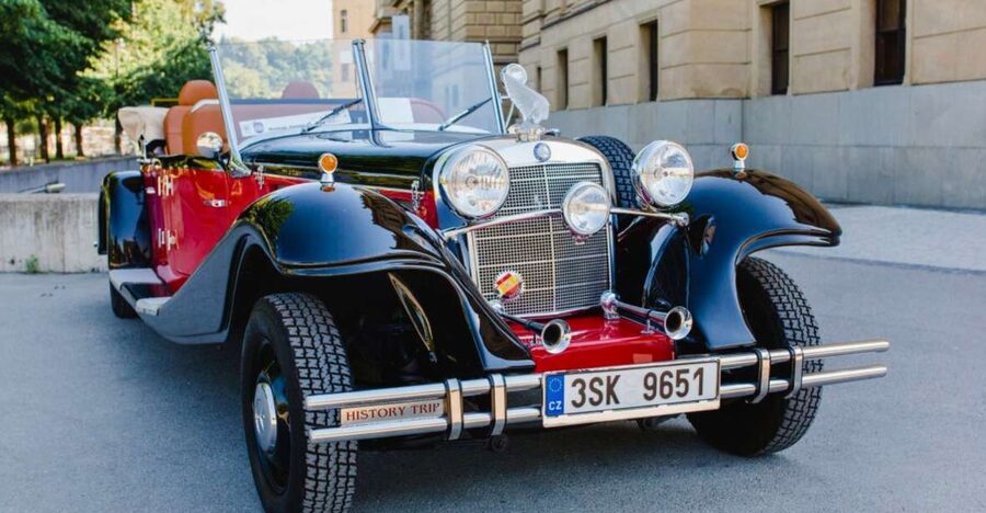 Prague: 1-Hour Private Tour in Vintage Car - Prague sightseeing with a vintage car twist