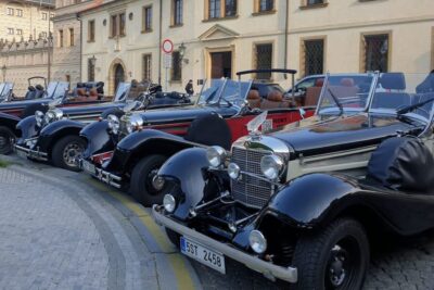 1-Hour Private Tour in Vintage Car