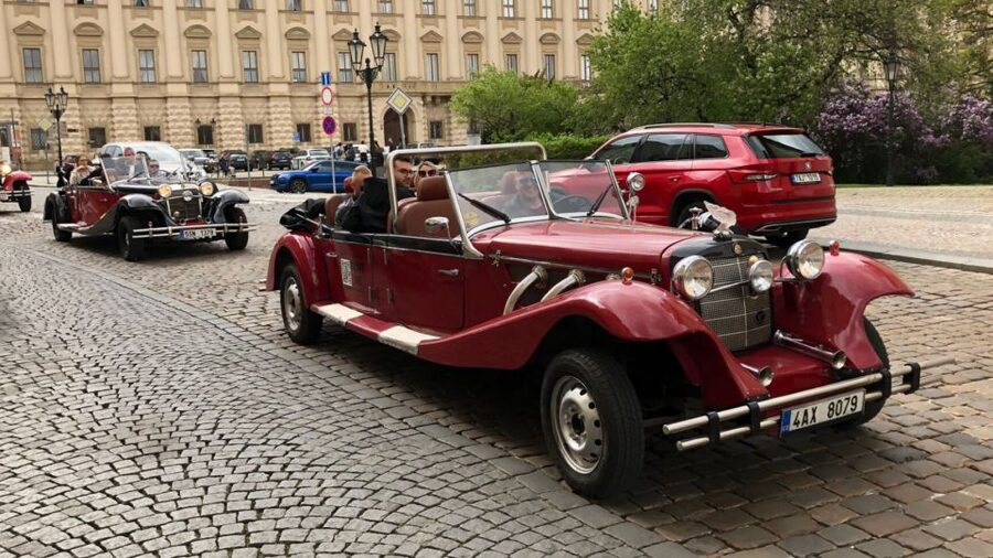Prague: 1-Hour Private Tour in Vintage Car - Who gets the best value from the $194 price