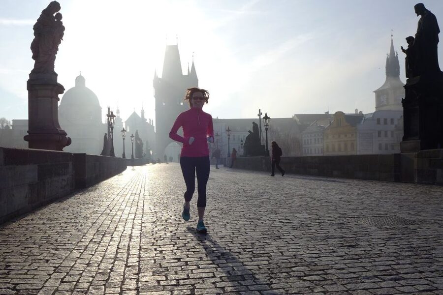 Prague 1-Hour Sight Running Tour - Lesser Town lanes and quiet courtyards