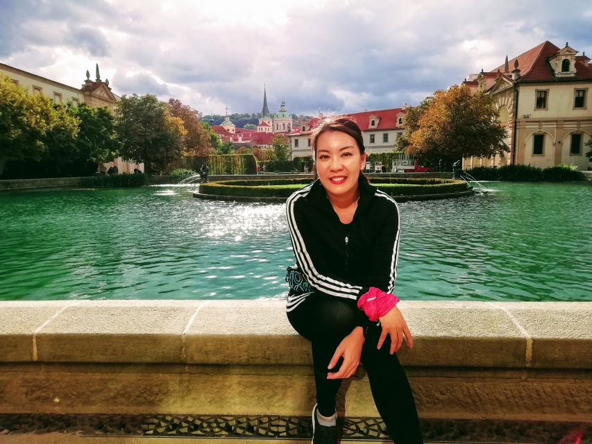 Prague 1-Hour Sight Running Tour - The guide makes the difference