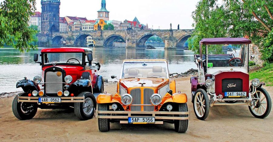 Prague: 1-Hour Vintage Car Tour - What this vintage car tour is really for