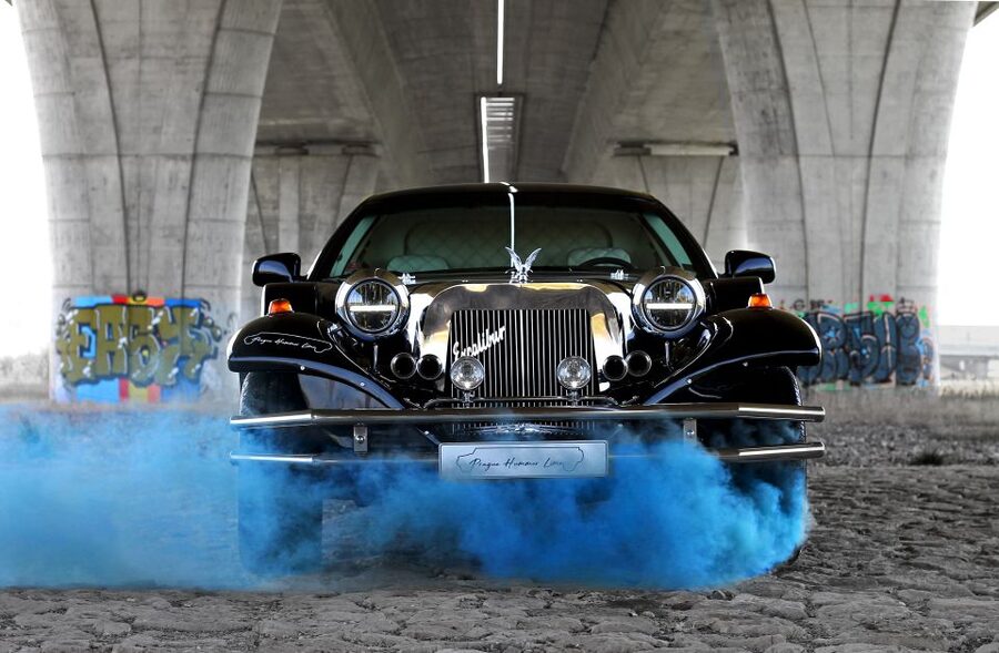 Prague: 1-Hour Vintage Limousine Rental - What this limousine ride is really for