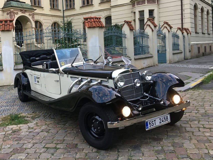 Prague: 120min Private Tour in Vintage Car, up to 6people! - Charles Bridge, St. Nicholas, and the Lennon Wall