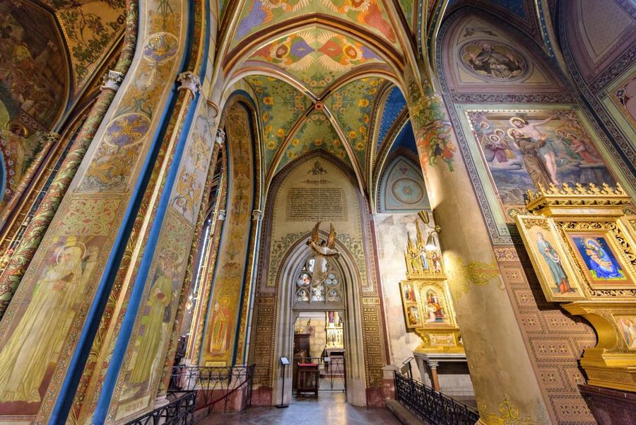 Prague: 2.5-Hour Vyšehrad Castle with Gorlice & Tickets - The cemetery and Czech cultural memory