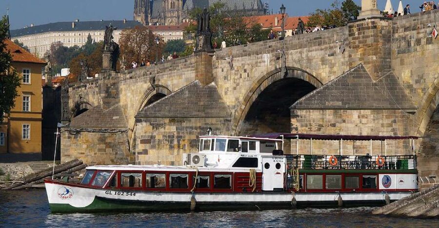 Prague: 2-Hour Lunch Cruise on the Vltava River - Lunch with a view, not a lecture
