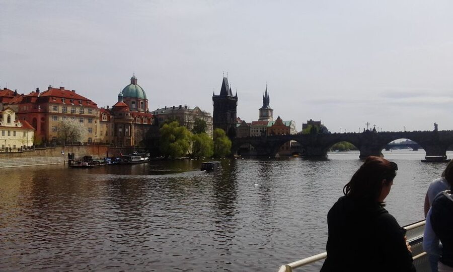Prague: 2-Hour Lunch Cruise on the Vltava River - Practical booking advice