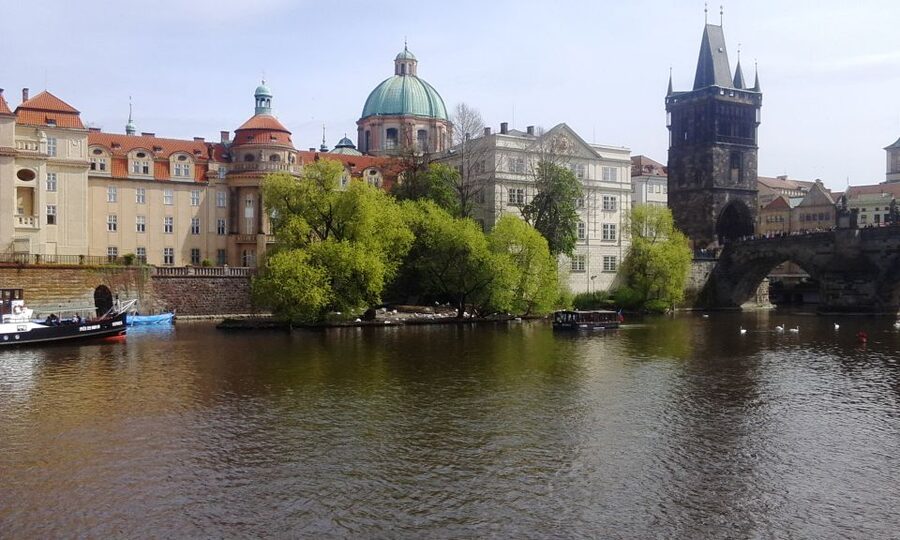 Prague: 2-Hour Lunch Cruise on the Vltava River - The Vltava view of Prague