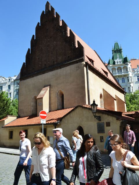 Prague: 2-Hour Old Town and Jewish Ghetto Walking Tour - Four synagogues, four different impressions