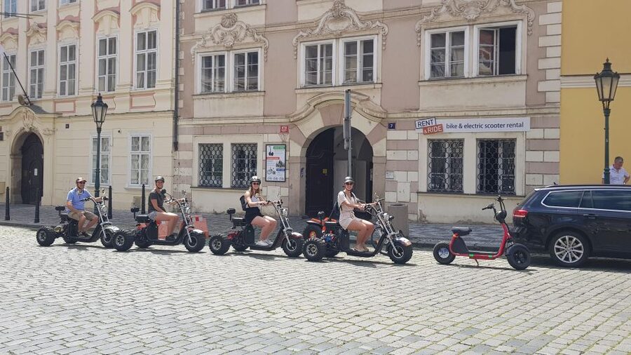Prague: 2-Hour Trike Live Guided Tour of Old Town - Why a trike works well in Prague