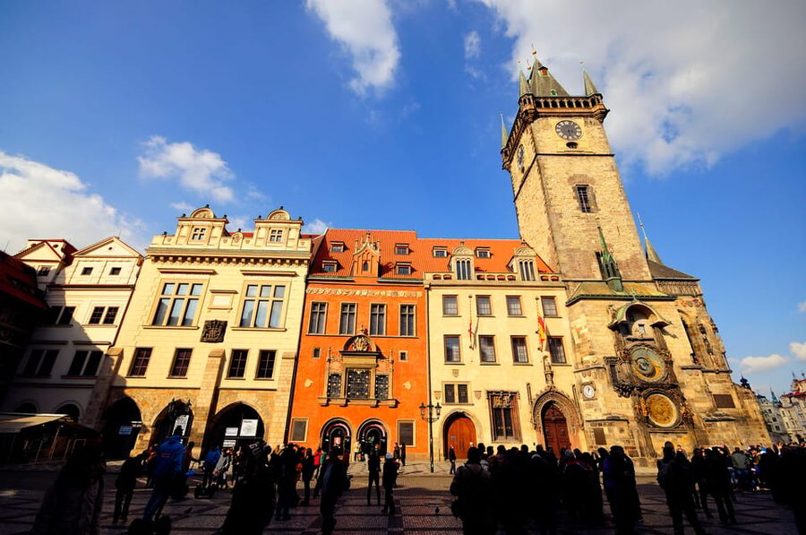 Prague: 2 hours city tour + 1 hour boat cruise - Meeting at Municipal House