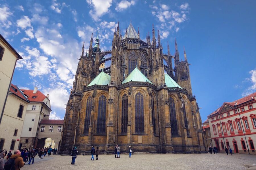 Prague: 2 hours city tour + 1 hour boat cruise - Old Town Square and the Astronomical Clock
