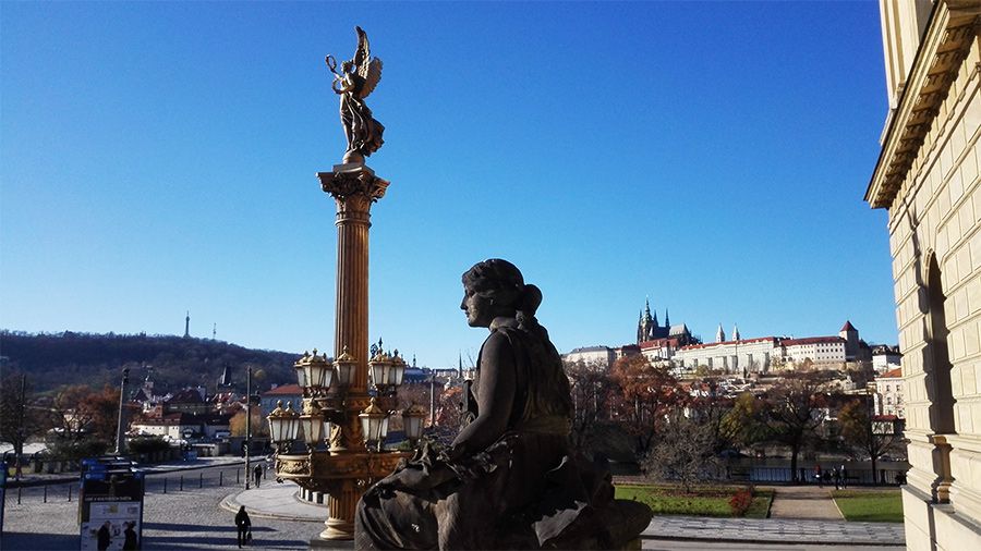 Prague 3-Hour Architectural Tour - Thirty minutes across Charles Bridge