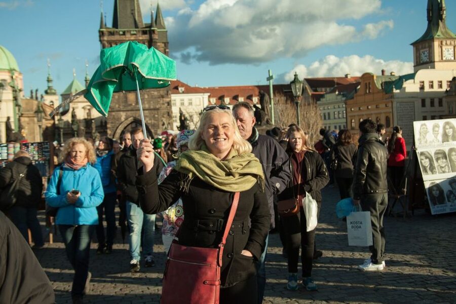 Prague: 3-Hour Old Town and Prague Castle Tour in German - The tram ride saves energy for the castle