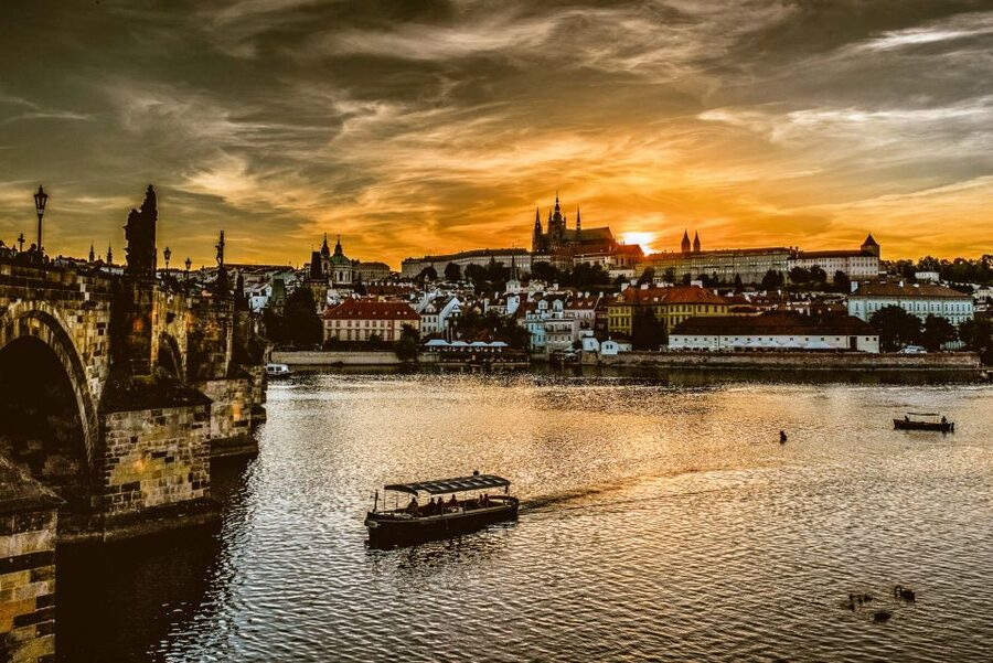 Prague: 45-Minute Sightseeing Cruise to Devil's Channel - A Small Boat With a Special Route