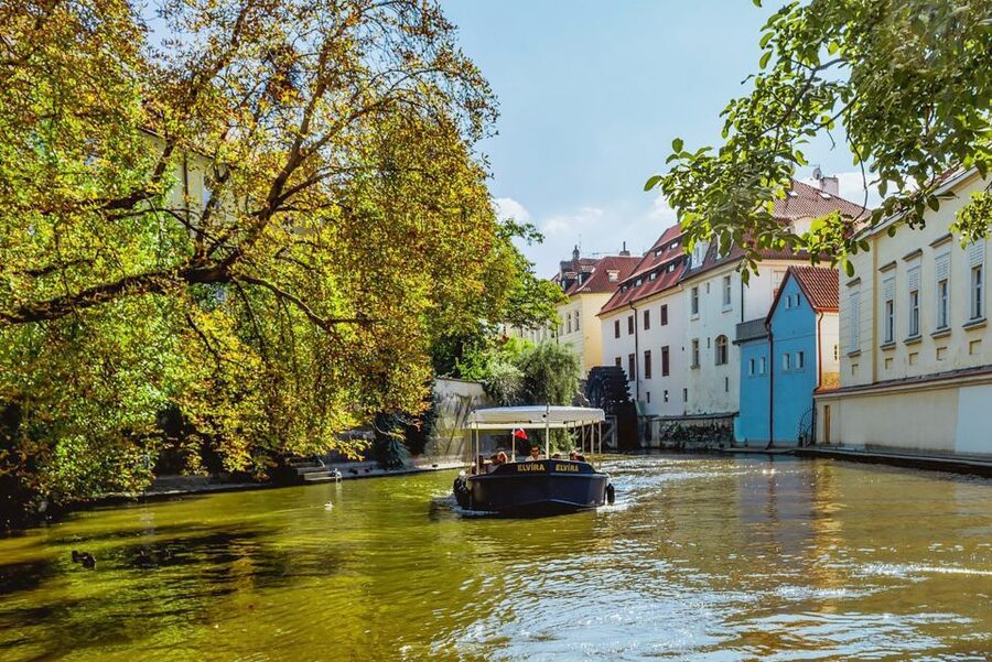 Prague: 45-Minute Sightseeing Cruise to Devil's Channel - Who Will Like This Cruise Most?