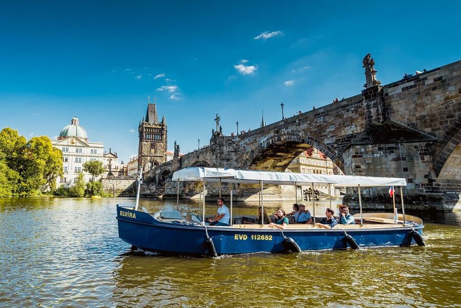 Prague: 45-Minute Sightseeing Cruise to Devil's Channel - The Vltava Views Begin With Prague Castle