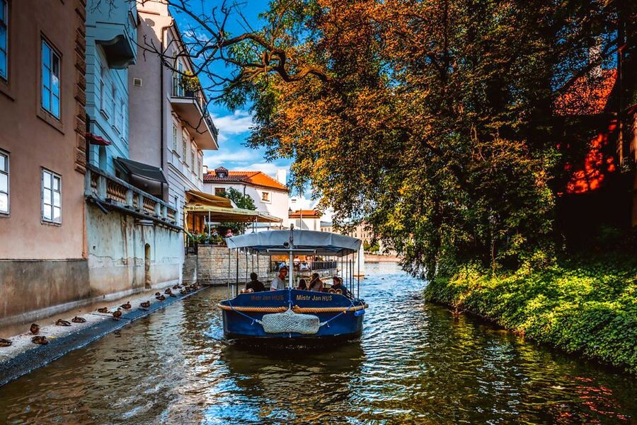Prague: 45-Minute Sightseeing Cruise to Devil's Channel - What the Boat Is Like in Each Season