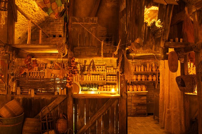Prague 5 Courses Medieval Dinner and Live Performances - Unlimited drinks, with one practical catch