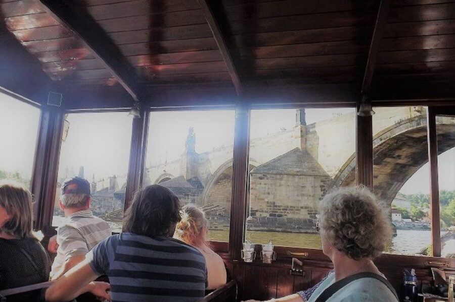 Prague: 6-Hour Tour with River Boat Cruise and Lunch - Key points to know before booking