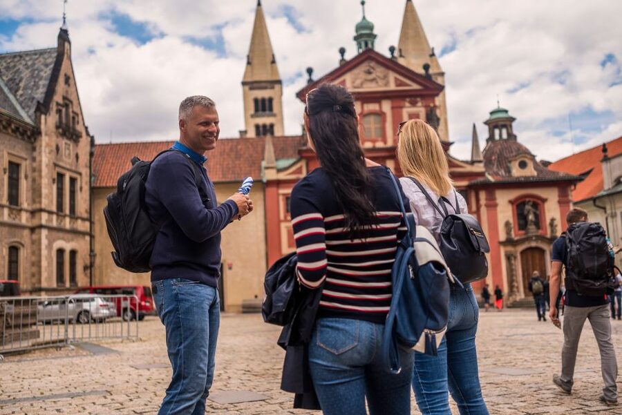 Prague: 6-Hour Tour with River Boat Cruise and Lunch - What the $129 price covers