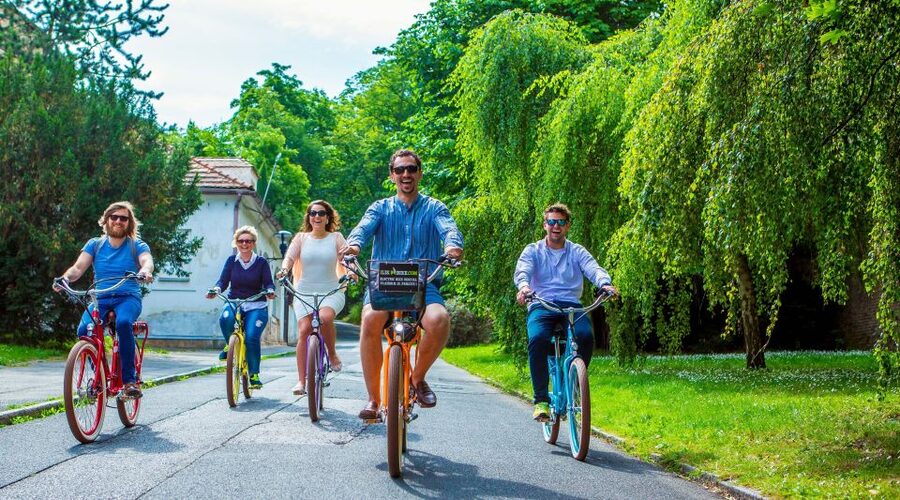 Prague: 7 Best Viewpoints of Prague E-Bike Tour - The guides make the difference