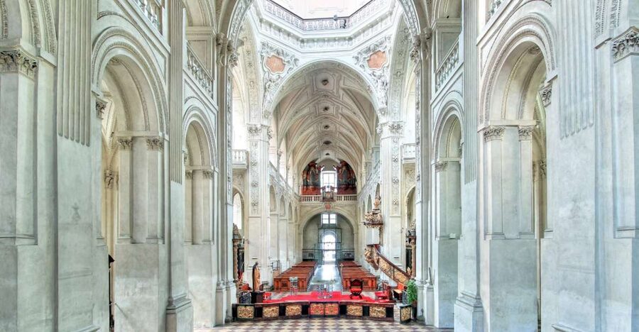 Prague: A. Vivaldi Four Seasons at St. Salvator Church - Who will enjoy this concert most?