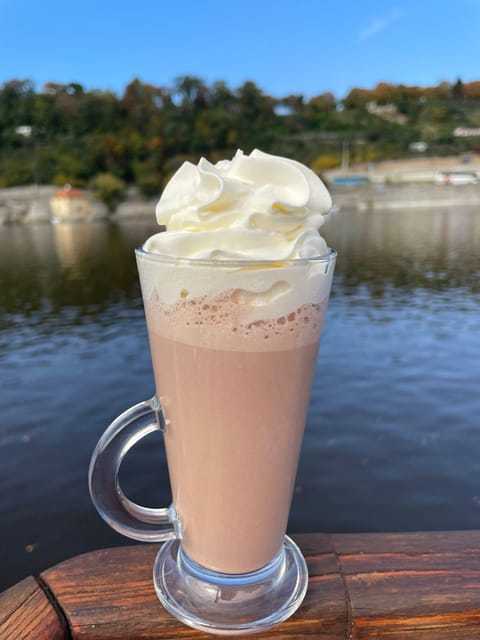 Prague: Advent Boat Cruise with Sweets and Hot Drinks - Who will enjoy this cruise most?