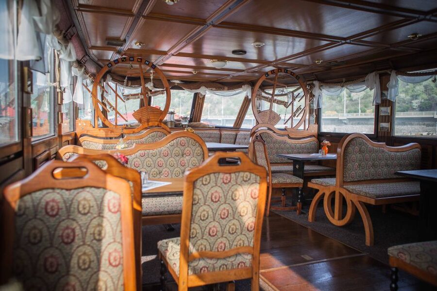 Prague: Afternoon Beer Cruise with Drinks Included - Štvanice Island and the return ride