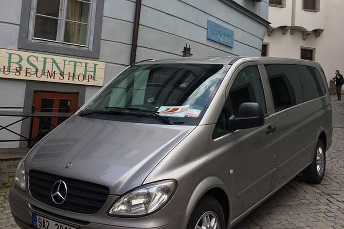 PRAGUE AIRPORT - CITY TRANSFERS in Spanish - What the ride is like for one to eight people