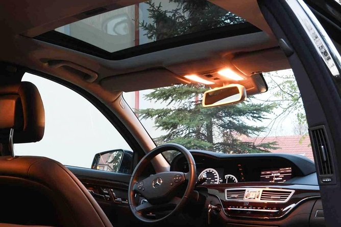 Prague airport luxury transfer by a Mercedes Benz S class - A calm first half hour in Prague