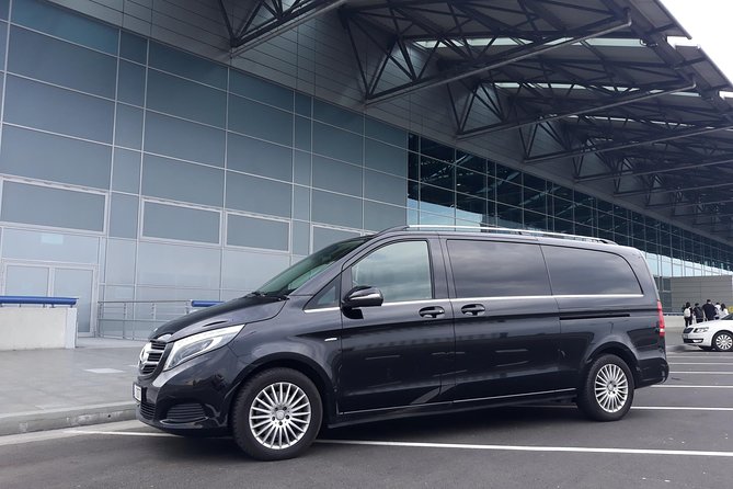 Prague Airport Private Departure Transfer - Punctual drivers are the main strength