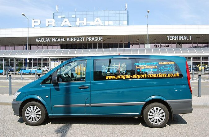 Prague Airport Shared Arrival Transfer - The optional four-hour walk from Old Town Square