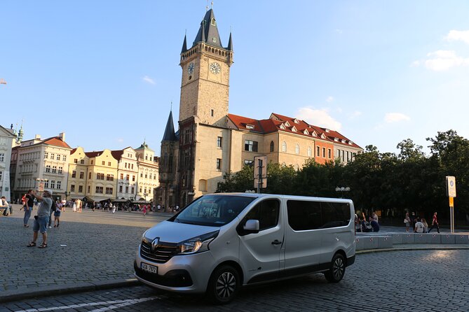 Prague Airport Transfers, Praga Aeropuerto Traslados, ESPAŇOL-ENG - Airport to hotel: what the arrival ride is like