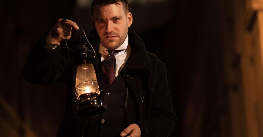 Prague: Alchemy & Mysteries Bridge and Castle Evening Tour - Why the storytelling style matters