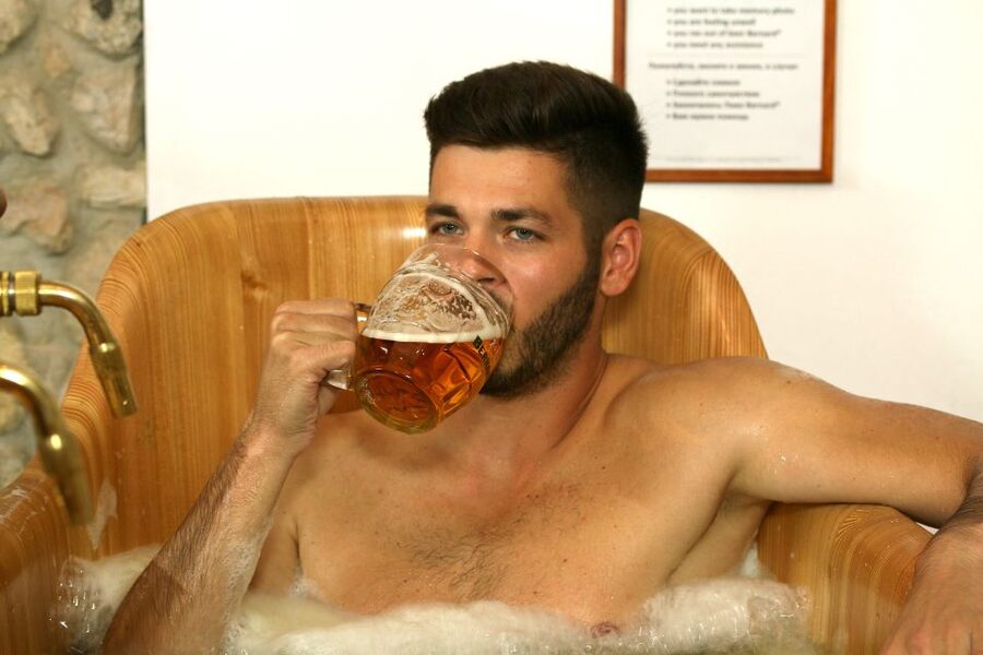 Prague: Bernard Beer Spa with Beer and Massage Option - The heated bed and the 20-minute massage