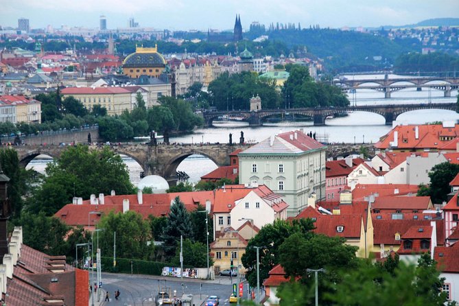 Prague Bike Tour - Stunning Viewpoints, Castle, City & Park - Why this bike tour is a smart first look at Prague