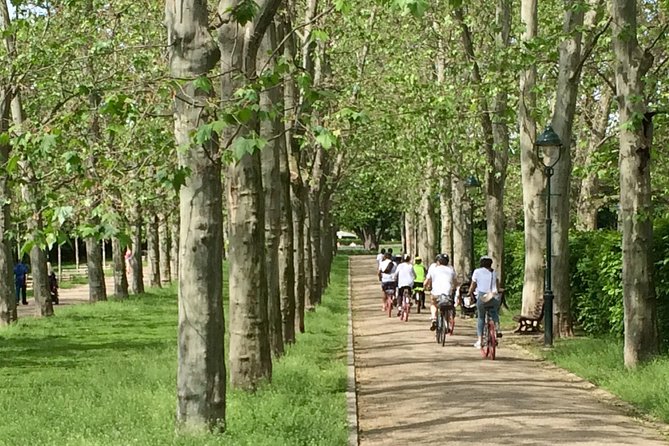 Prague Bike Tour - Stunning Viewpoints, Castle, City & Park - What the guides add to the ride