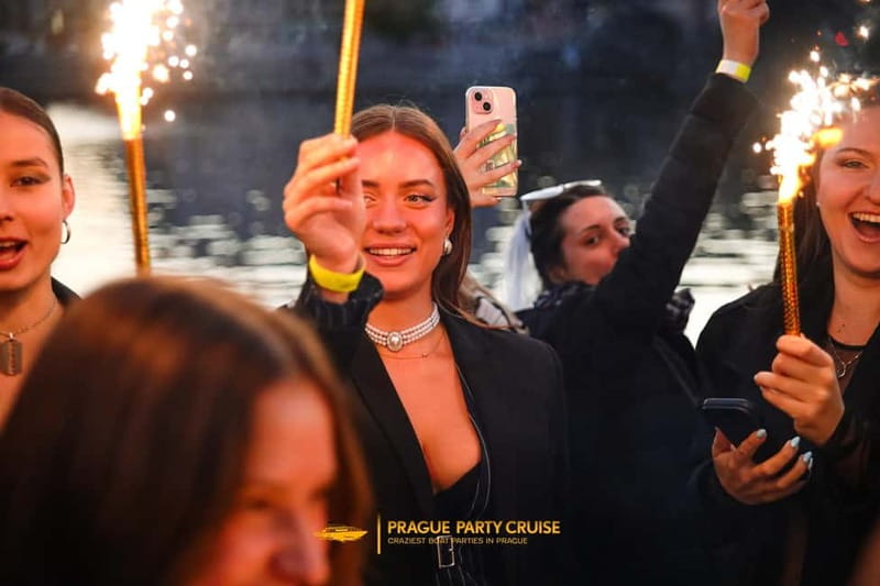 Prague : Boat Party with Afterparty at EPIC - Practical tips for a smoother evening