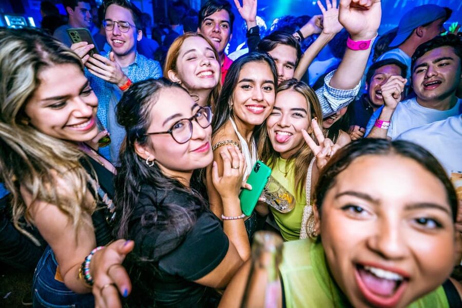 Prague: Boat Party with Unlimited Drinks & After Party Entry - Quick points before you book