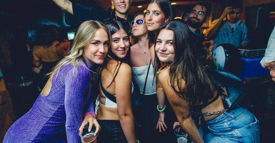 Prague: Boat Party with Unlimited Drinks & After Party Entry - The pre-party: useful, social, and easy to overdo