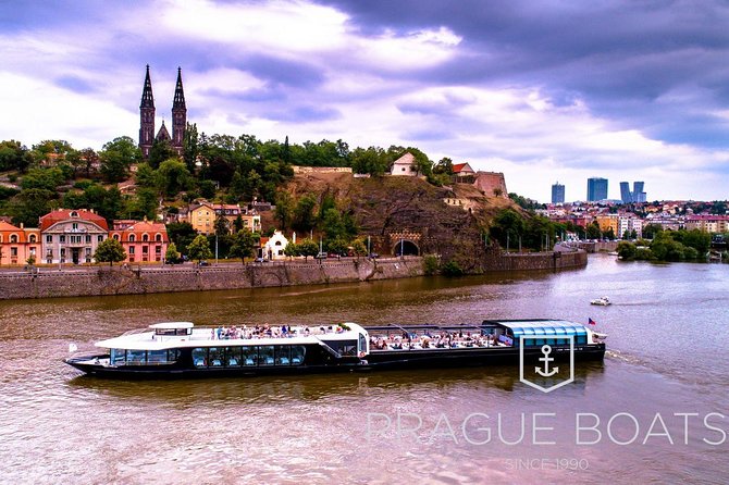 Prague Boats 3-hour Dinner Cruise - Seating, views, and the best place for photographs